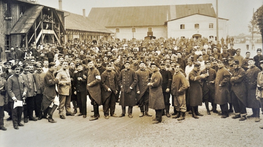Französische Kriegsgefangene aus dem Kriegsgefangenenlager Unterer Wöhrd in Regensburg | Bild: Fred Wiegand