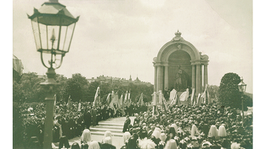 Denkmal König Ludwig II in München zur Zeit der Einweihung 1910 | Bild: unbekannt / Interessengemeinschaft Wiedererrichtung KLII Denkmal