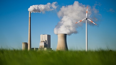 Kohlekraftwerk, Windrand | Bild: dpa-Bildfunk / Julian Stratenschulte
