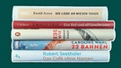 Bücherstapel mit den fünf nominierten Büchern für den Bayern 2-Publikumspreis 2023 | Bild: BR