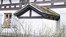 Ehemaliges Bauernhaus in Erlingshofen mit angebautem Backhaus | Bild: wikimedia_Kd6=dra
