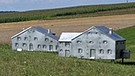 "Das verlorene Dorf", Originalnachbildung abgerissener Jurahäuser von Bildhauer Stefan Schilling | Bild: altmühltaltipps.de