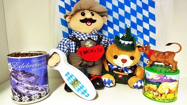 Ansammlung bayerischer Kitsch-Objekte | Bild: Claudia Eichhorn
