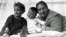 Else Rosenfeld in den 20ern mit ihren Kindern Hannah und Peter | Bild: Hannah Cooper