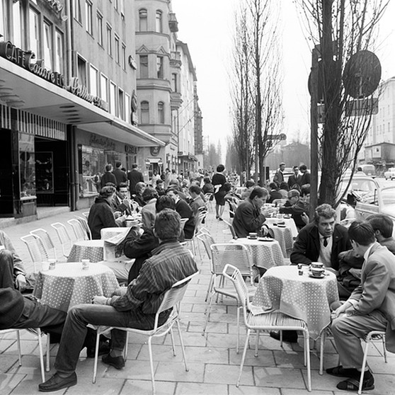 Café Cadore in der Leopoldstrasse (1963) | Bild: picture-alliance/dpa
