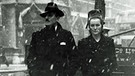 Der englische Faschisten-Führer Sir Oswald Ernald Mosley mit seiner zweiten Frau Diana, geborene Mitford | Bild: picture alliance/Mary Evans Picture Library
