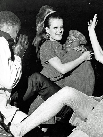 Tanzende Jugendliche im "Blow up" am Elisabethplatz | Bild: Al Herb, SZ Photo
