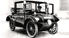 Ein von Hanomag gebautes Taxi zur Beförderung eines einzelnen Fahrgastes, aufgenommen 1925 | Bild: picture-alliance/dpa