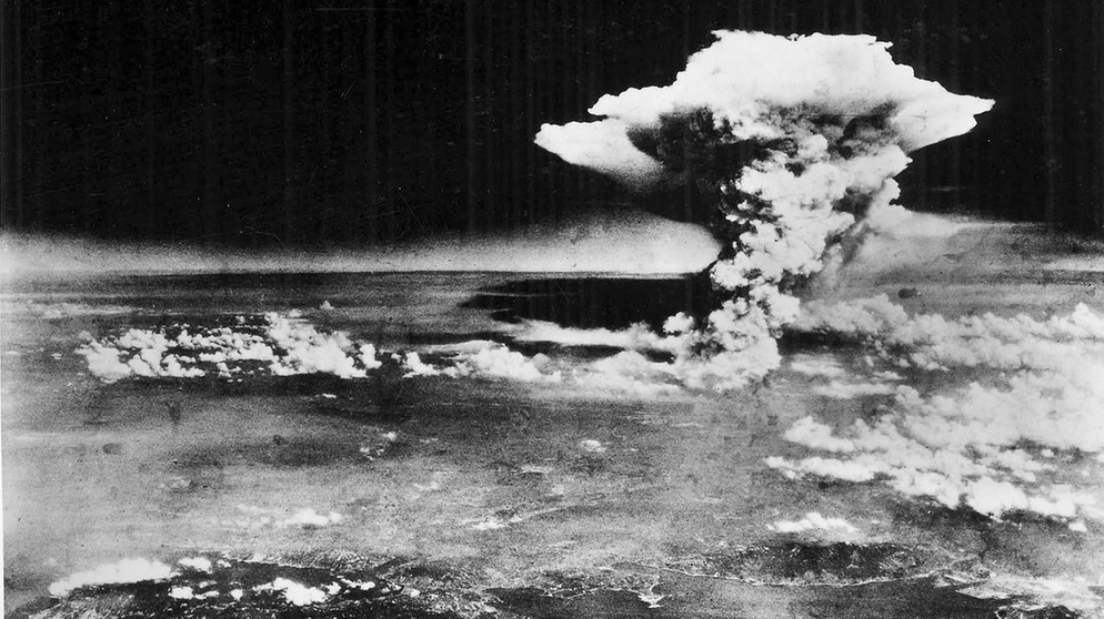 Ein Foto des Atombomben-Angriffs auf Hiroshima am 6. August 1945 | Bild: picture-alliance/dpa