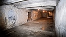 Blick in die Gaskammer des Krematoriums I im ehemaligen Konzentrationslager Auschwitz-Birkenau.  | Bild: picture-alliance/dpa