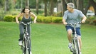 Paar beim Fahrradfahren | Bild: colourbox.com