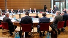 Öffentliche Anhörung der Ethikkommission für eine sichere Energieversorgung in Berlin | Bild: picture-alliance/dpa