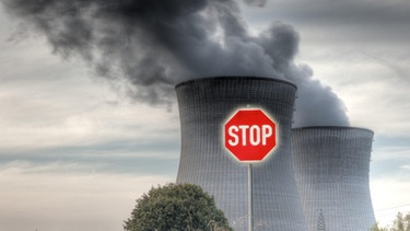 Atomreaktor mit Stopp-Verkehrs-Zeichen | Bild: picture-alliance/dpa