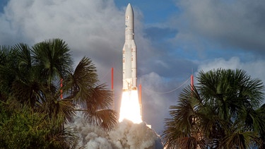 Ariane bringt zwei Satelliten für Afrika ins All | Bild: picture-alliance/dpa