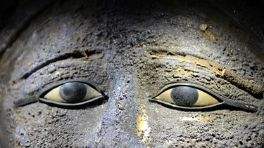 Die Sakkara-Maske des Zweiten Priester der Göttin Mut und der Göttin Niut-schi-es. Foto: Universität Tübingen / Ramadan B. Hussein. | Bild: Universität Tübingen