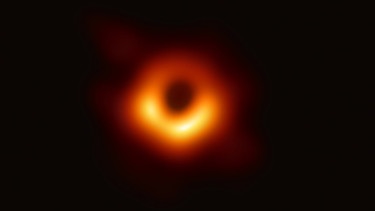 Dieses Bild ist der erste direkte visuelle Nachweis eines Schwarzen Lochs | Bild: picture-alliance/dpa