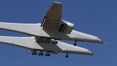 Das größte Flugzeug der Welt: Stratolaunch | Bild: picture-alliance/dpa
