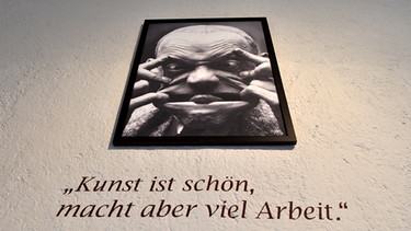 Aussagen des Komikers Karl Valentin im Valentin-Musäum im Isartor in München  | Bild: picture alliance / dpa / Frank Leonhardt