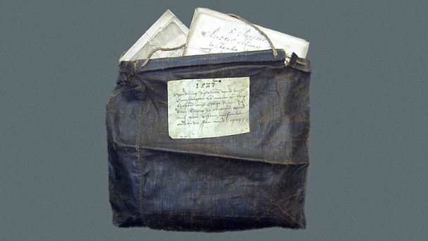 Leinentasche mit Schriftstücken aus dem 16. Jahrhundert | Bild: Regensburg, Archiv des St. Katharinenhospitals
