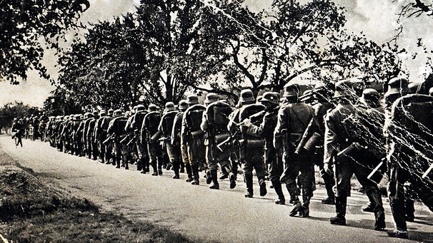 Marschierende Soldaten, 2. Weltkrieg | Bild: Helene Reißmann