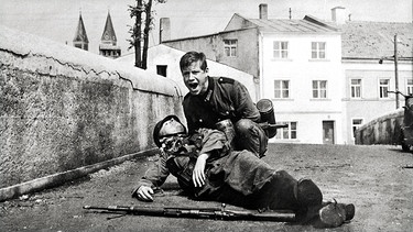 Szene aus Bernhard Wickies Romanverfilmung "Die Brücke" (1959) | Bild: picture-alliance/KPA