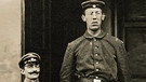Als Bayerns größter Soldat rückte Peter Zimmermann 1914 in den Ersten Weltkrieg ein. Stiefel und Uniform mussten für ihn extra angefertigt werden. | Bild: oh