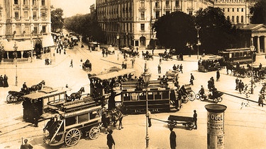 Verkehrschaos um 1900 am Potsdamer Platz | Bild: picture-alliance/dpa