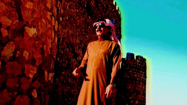 Omar Souleyman - Rahat Al Chant Ymme (Official Music Video) | Bild: Mad Decent (via YouTube)