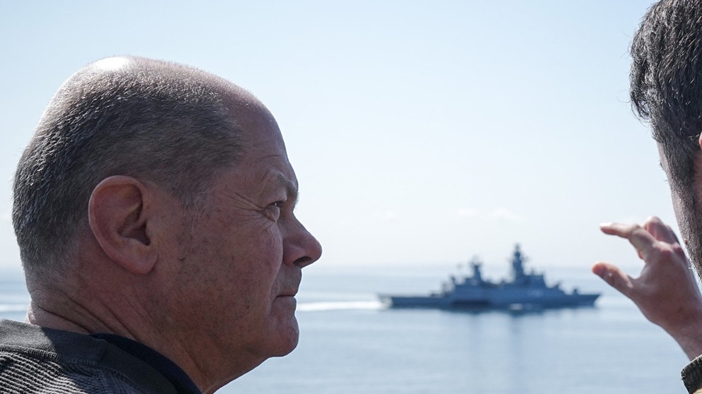 Bundeskanzler Scholz besucht die Marine | Bild: dpa-Bildfunk/Kay Nietfeld