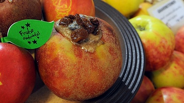 Apfel: Der Bratapfel ist ein Klassiker zu Weihnachten | Bild: picture-alliance/dpa