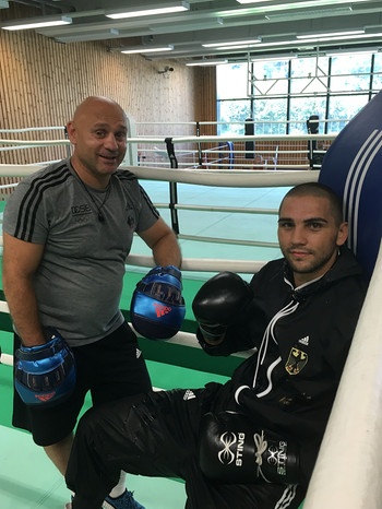 Olympia-Boxer Serge Michel mit Bundestrainer Zoltan Lunka | Bild: BR