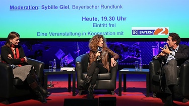 Diskutieren "Zwischen Machbarkeit und Moral": Anke Domscheit-Berg, Moderatorin Sybille Giel, Julian Nida-Rümelin (v.l.) | Bild: Tollwood, Bernd Wackerbauer