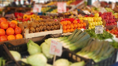 Verschiedene Gemüsesorten im Supermarkt | Bild: colourbox.com