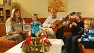 Weihnachten in der Familie: Wie kann ein friedliches Christfest gelingen? | Bild: Bayerischer Rundfunk