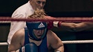 Boxschülerin Saskia Bajin beim Kampf im Ring - Filmstill aus "Lionhearted" von Antje Drinnenberg | Bild: Antje Drinnenberg