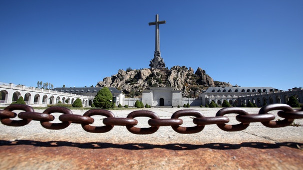 Das Tal der Gefallenen zu Erinnerung an die gefallenen faschistischen Soldaten Francos | Bild: picture-alliance/dpa