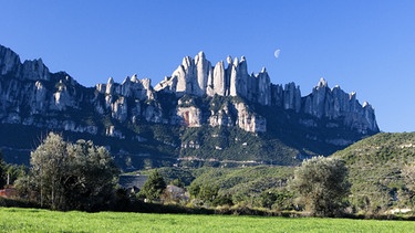 Felsmassiv Montserrat, das zwischen den Regionen Bages, Anoia und Baix Llobregat in Katalonien gelegen ist. | Bild: picture alliance/prismaarchivo