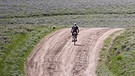 50 States - Dirk Rohrbach in Montana auf dem Mountainbike in der weiten Hochebene des Centennial Valley. | Bild: BR/Dirk Rohrbach