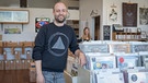 Nick Rennis und seine Frau Evie sind die Besitzer von The Business, ein legendärer Plattenladen für Vinylnerds. | Bild: Dirk Rohrbach
