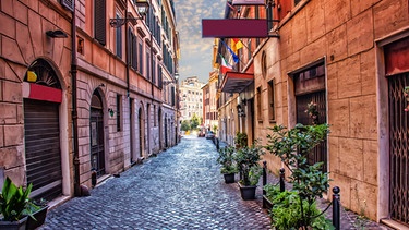 Old Italian Street Via di S. Martino Ai Monti in Rome downtown | Bild: picture alliance / Zoonar | Anton Aleksenko