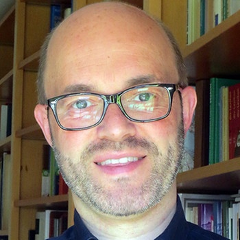 Jörg Ernesti, 1966 in Paderborn geboren, Priester und Autor, ist seit 2013 Professor für Kirchengeschichte an der Katholisch-Theologischen Fakultät der Universität Augsburg. | Bild: privat