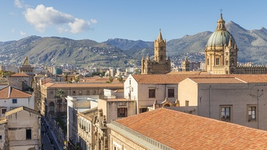 Blick auf die Kuppel der Kathedrale von Palermo (UNSECO Weltkulturerbe), Sizilien.  | Bild: picture-alliance/dpa/robertharding