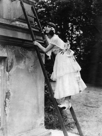 Asta Nielsen im deutschen Stummfilm "Das Liebes-ABC", 1916 | Bild: picture-alliance/dpa/Everett Collection