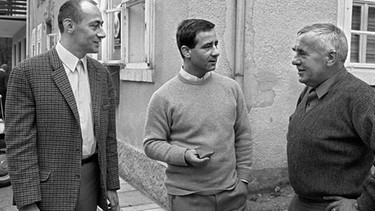 Klaus Röhler, Günter Herburger und Hans Werner Richter vor einem Treffen der Gruppe 47 1967 | Bild: picture-alliance/dpa