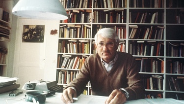 Jürgen Habermas 1981 in seinem Arbeitszimmer | Bild: picture-alliance/dpa