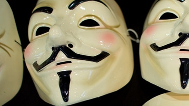 Guy Fawkes Masken - Symbol für Anonymous  | Bild: picture-alliance/dpa