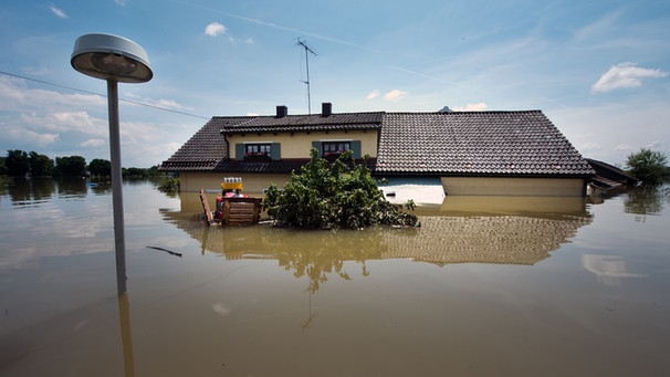 Hochwasser im Deggendorfer Ortsteil Fischerdorf | Bild: pa/dpa