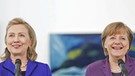Hillary Clinton und Angela Merkel (April 2011 in Berlin) | Bild: picture-alliance/dpa