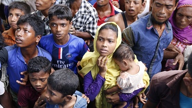 Rohingyas an der Grenze zw. Myanmar und Bangladesch  | Bild: picture-alliance/dpa