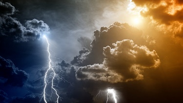 Donnergott Thor schleudert seine Blitze | Bild: colourbox.com
